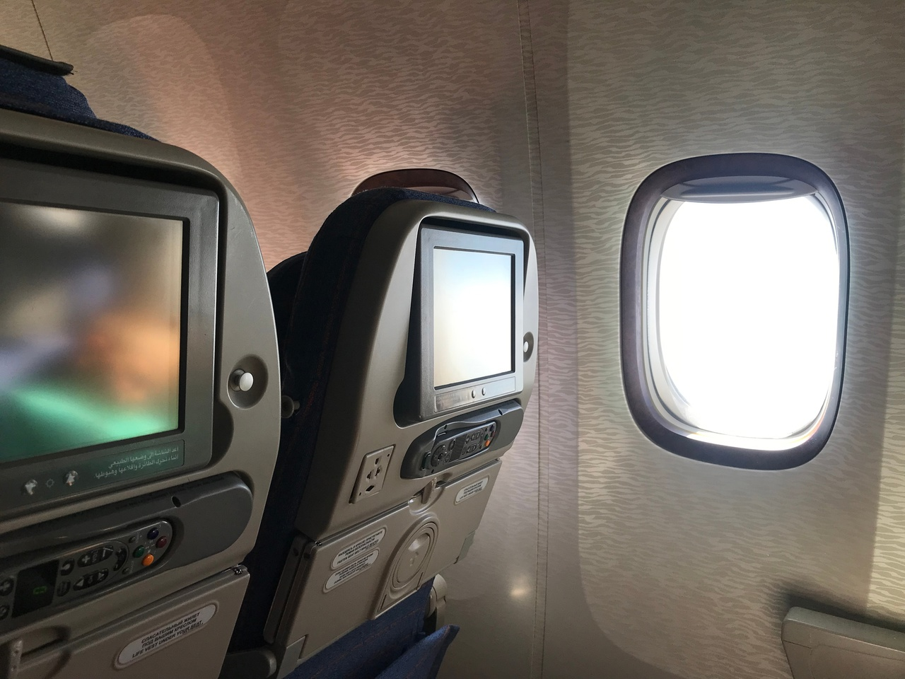 Что можно взять в салон самолета кроме ручной клади